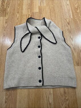 Commense Beige Knit Sleeveless Button-Front Vest with Black Trim